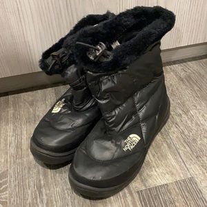 North Face snow boots size 7